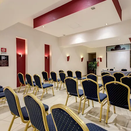 Plaza Hotel 4*
