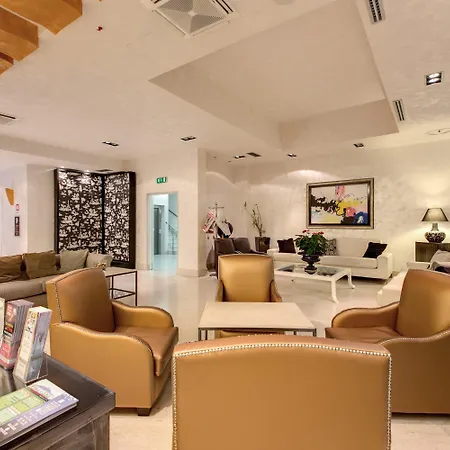 Hotel Plaza 4*