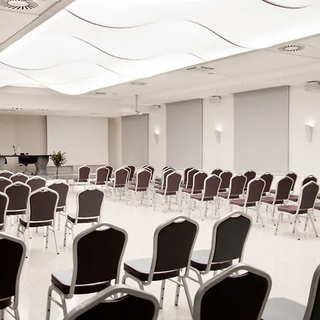 Hotel Plaza 4*