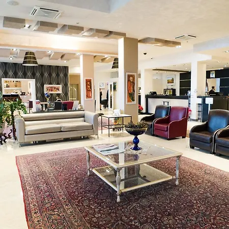 Hotel Plaza 4*